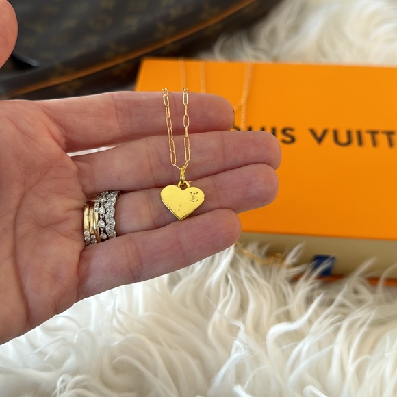 💛Authentic Designer Zipper Pull💛 - Picture 4 of 4